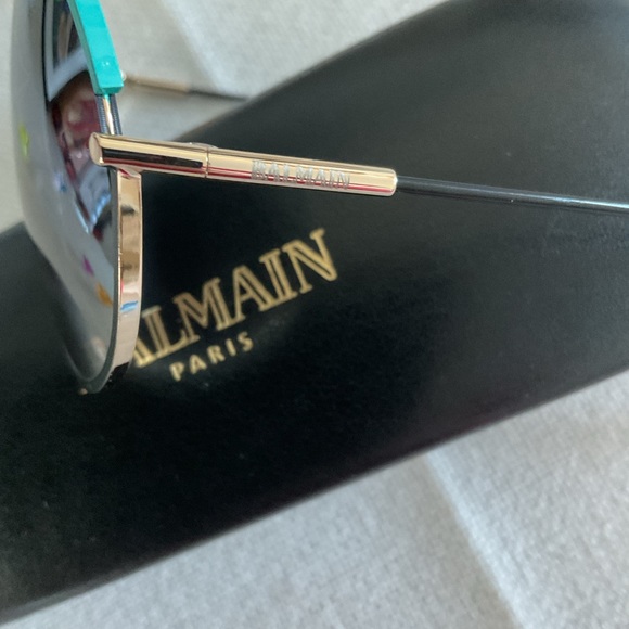 Balmain Women’s NWOT 52mm Round Turquoise & Gold Sunglasses $55 - Picture 5 of 10